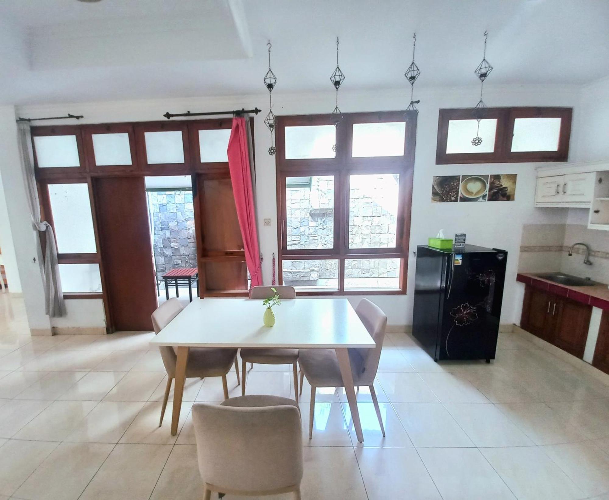 Homestay Jogja Dekat Gembiraloka By Simply Homy Yogyakarta Exterior photo
